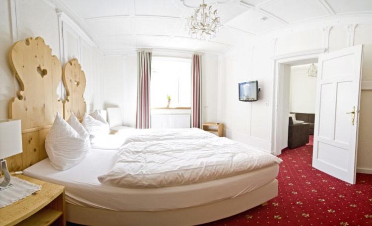 Hotel Ansitz Haidenhof Lienz Buitenkant foto